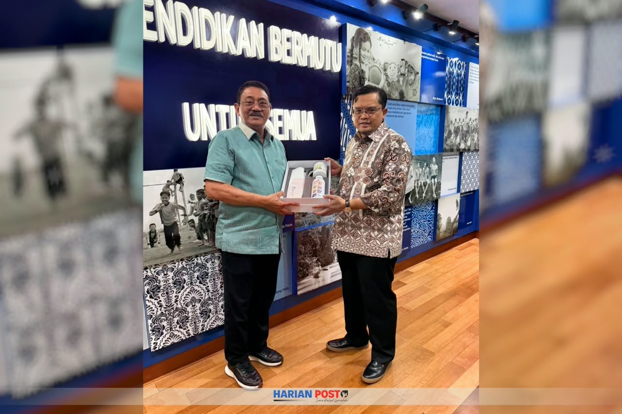 Bupati Boalemo Rum Pagau bersama Dirjen PAUDDASMEN Kemendikbudristek.(Foto Istimewa)