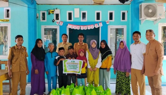 Lewat Program Biomasa Peduli, PT Biomasa Group Rutin Salurkan Santunan untuk Warga 15 Desa Binaan