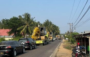 Satreskrim Polres Pohuwato Kawal Alat Berat yang Diamankan dari Lokasi PETI Popayato Barat menuju Mapolres Pohuwato