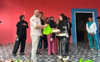Distribusi Sembako YR TIM kepada Warga di Taluditi