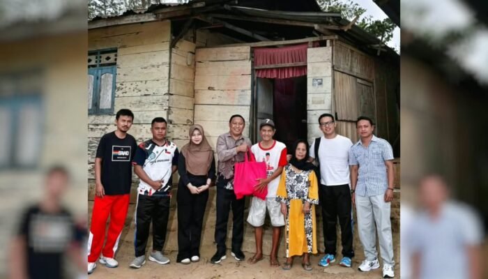 Tak Hanya Air Bersih, Perumda Tirta Boalemo Hadir Bagikan Sembako