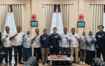 audiensi Tim Direktorat Panas Bumi Kementerian ESDM yang dipimpin Inspektur Ahli Muda Panas Bumi, Joni Rahmatsyah, bersama Sekretaris Daerah Kabupaten Bone Bolango, Iwan Mustapa
