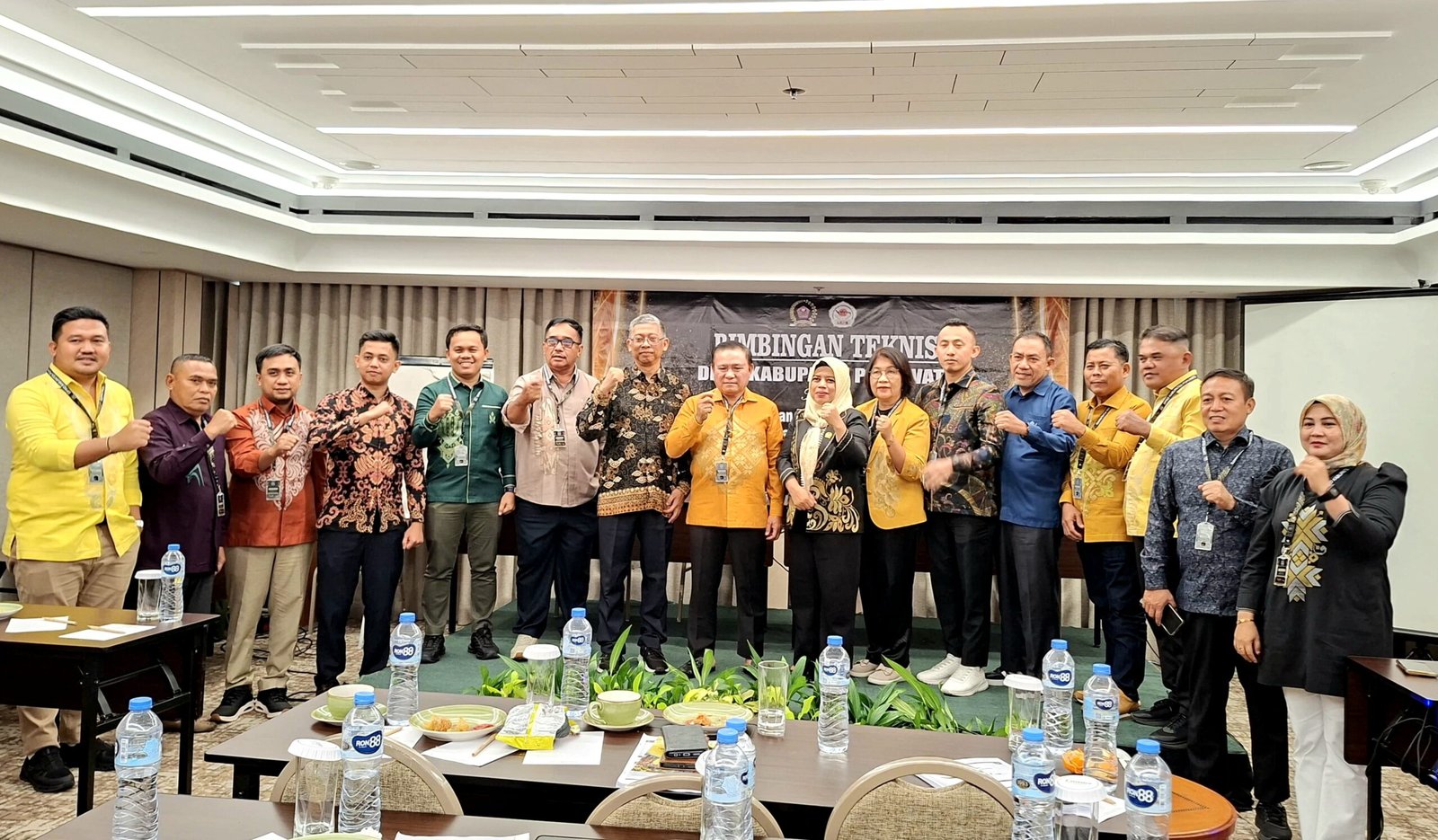 Pimpinan dan Anggota DPRD Pohuwato Mengikuti Bimtek Peningkatan Kapasitas