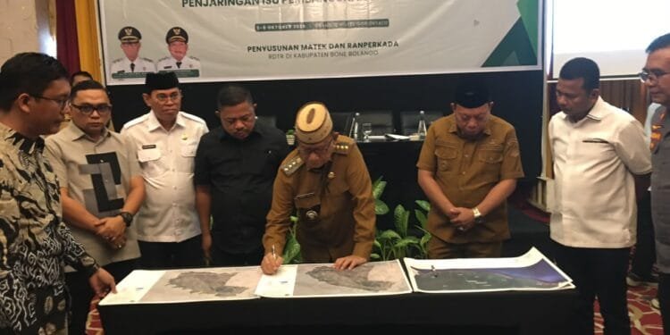 Bupati Ismet Mile Sebut RDTR Wajib Jadi Acuan Utama.(Foto: Diskominfo Bone Bolango)