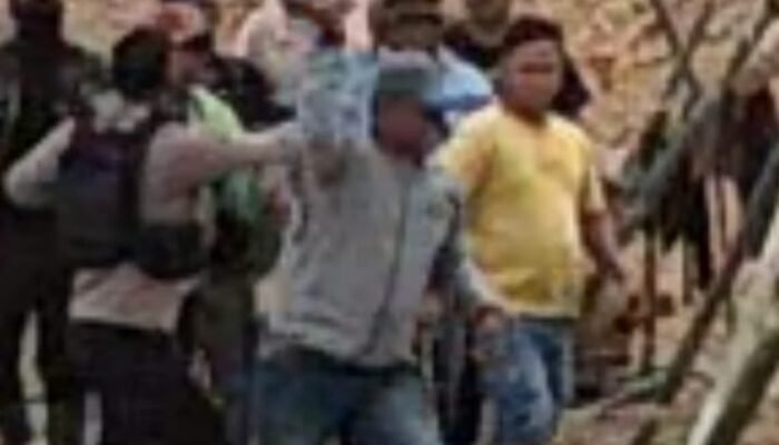 Tambang Saripi Memanas, Security PT PG Gorontalo Terekam Bawa Sajam