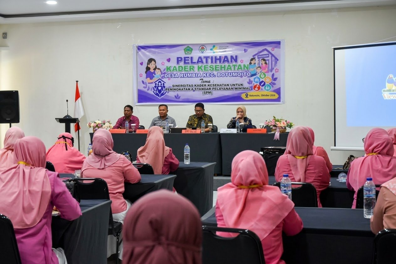 Tutup Pelatihan Kader Desa Rumbia, Bupati Boalemo Dorong Penguatan Posyandu.