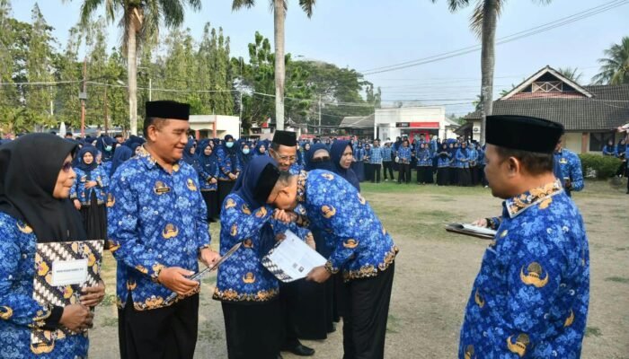 ​Wabup Boalemo Sanjung Dedikasi ASN Purna Tugas di Apel Korpri